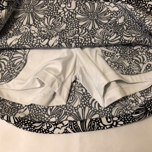 Coral Bay Golf Skirt Women Sz 6 Black White Floral Print Shorts Skort Athleisure - Picture 6 of 12